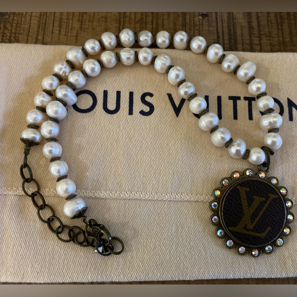 Women’s necklace